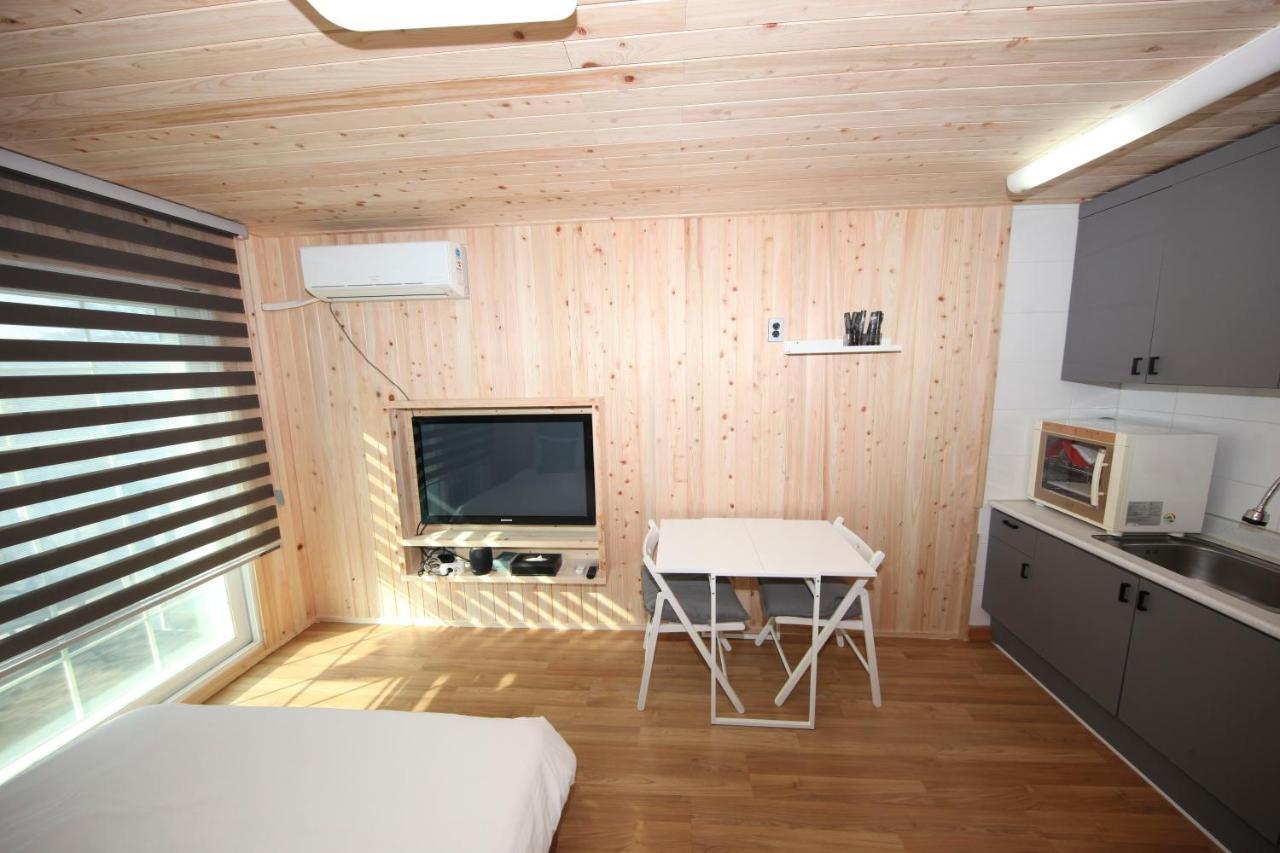 Park Jeong A Pension Ganghwa Exterior photo