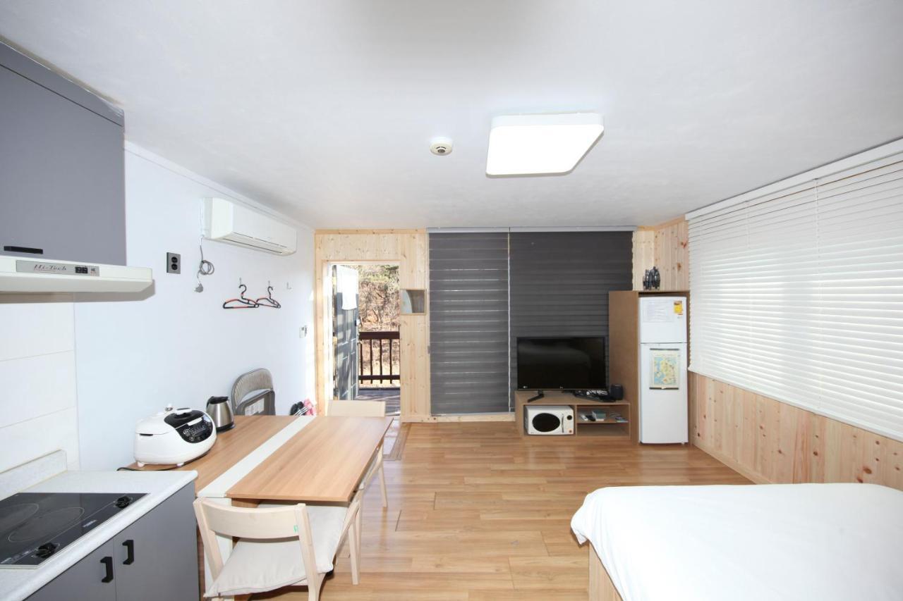 Park Jeong A Pension Ganghwa Exterior photo