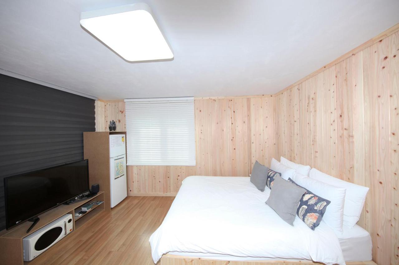 Park Jeong A Pension Ganghwa Exterior photo