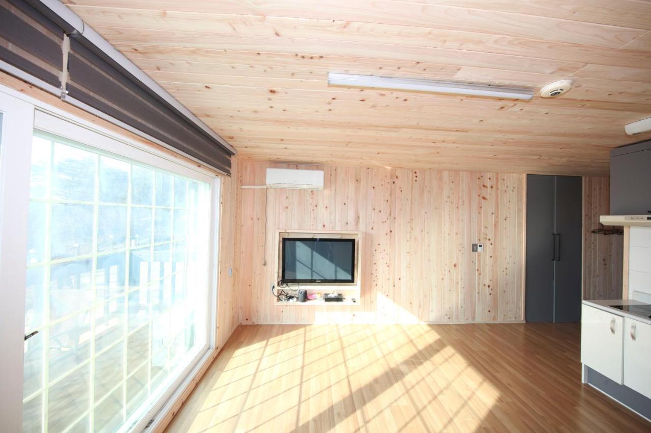 Park Jeong A Pension Ganghwa Exterior photo